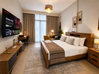 Deluxe Studio Pool View - Gym & Facilities Access - 8