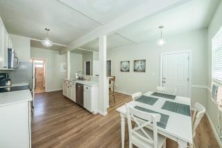 Frenchy's Cottage 482 - 1