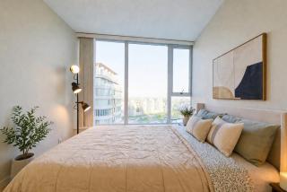 Prime Location 2BR Near Rogers Arena and BC Place - 4