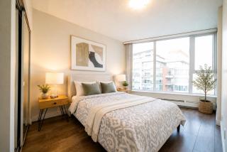 Prime Location 2BR Near Rogers Arena and BC Place - 3