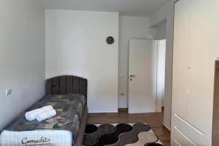 Lunara Apartment - Happy Rentals - 4