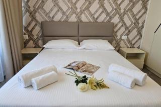 Sunset Luxury Apartment - Happy Rentals - 6