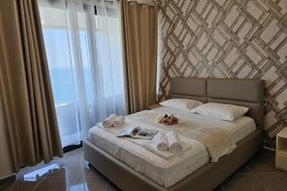 Sunset Luxury Apartment - Happy Rentals - 4
