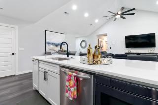 Relaxing Stay with Scenic Patio and Trails - Fayetteville - 2