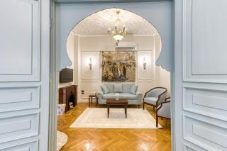 Luxury stays 2BR Downtown Cairo - 9