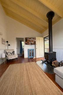 Truffles & Wine - Wine Cottage - 5