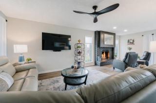 Lakefront Retreat with Views and Decks and Fire Pit - 7