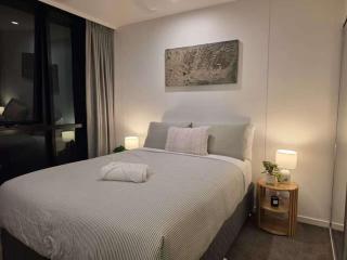 Modern 2BR Apartment Pool South City Square - 9