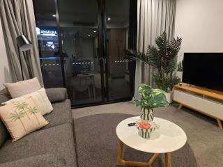 Modern 2BR Apartment Pool South City Square - 8