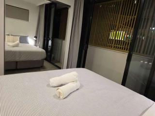 Modern 2BR Apartment Pool South City Square - 4