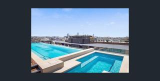 Modern 2BR Apartment Pool South City Square - 1