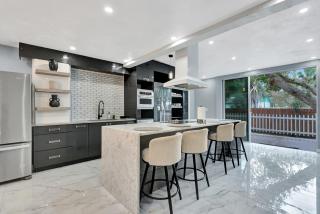 Daytona 500 Retreat Renovated 5 Bedroom Oasis - 6
