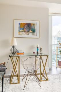 Luxury Condo Beside CN Tower in Heart of Toronto - 7