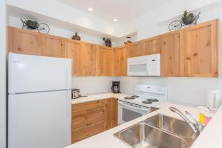 Bright and Clean, Walk Everywhere, Shared Pool and Hot Tub - 7