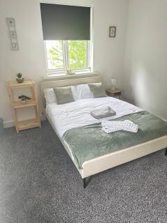 Contractor Haven in Ilkeston, Parking, Fast WiFi - 1
