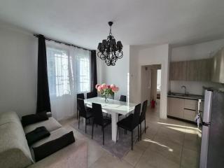 Villa Spiaggia Oro - 4 minute walk to the beach - 0