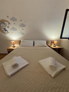 Peaceful Kumbor Duplex 5min to Sea - 2