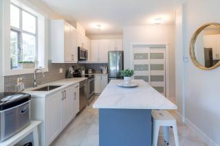 Panoramic Views from this gorgeous 2 Bed Property - Village Location - 4