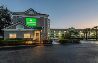 HomeTowne Studios by Red Roof Orlando South - 8