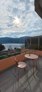 Sunny Lake View Blue & Orange- Family Suite Bissone - 5