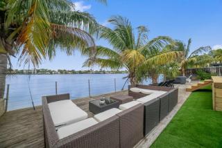 Casa Santorini Waterfront Pool - Miami - 7
