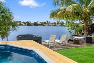 Casa Santorini Waterfront Pool - Miami - 2