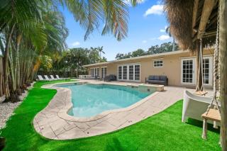 Casa Amazonia Pool Tiki Hut Volleyball Beach - Miami - 8