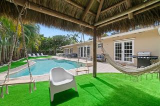 Casa Amazonia Pool Tiki Hut Volleyball Beach - Miami - 6