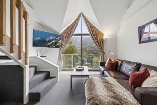 Lantern 26 - 1 bedroom and Loft with 1 carpark - 9