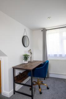 Modern Detached 4-Bedroom 2-Bath Home, Guildford - 4