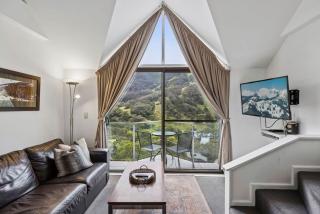 Lantern 29 - 1 bedroom and Loft with 1 carpark - 8