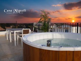 Luxury Oasis in Getsemaní House with Jacuzzi - 7