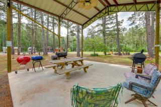 Tree-Lined Higden Retreat: Close to Parks + Trails - 9