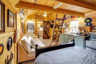 Tree-Lined Higden Retreat: Close to Parks + Trails - 2