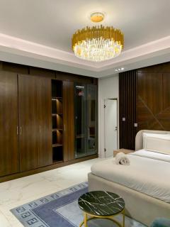 Brezzy Luxury Residence - 8