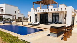 Stunning Villa with breathtaking golf & lake view - 8