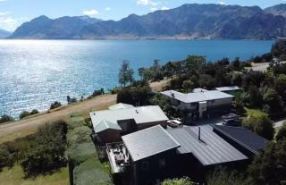 Lake Hāwea Lakefront House - 5