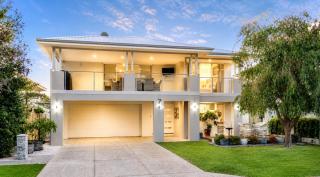Foreshore Escape Your Ultimate Coastal Retreat - 0