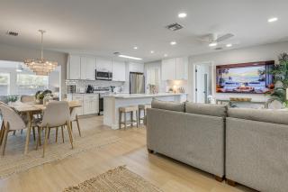 Completedly Renovated Pool: Home Minutes to Beach! - 5