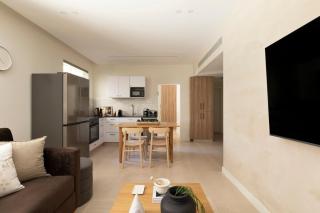 The J Luxury Apartments Near Mahane Yehuda - Perfect for Shabbat Stays - 1