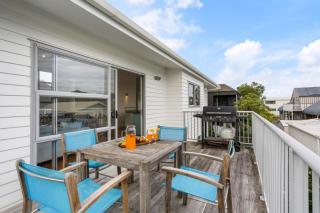 Ocean Road Beach House - 9