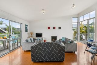 Ocean Road Beach House - 3