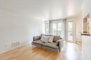 Cozy Condo with Parking near Space Needle - 4
