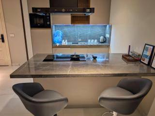 The Avenair MM Alam Gulberg Apartment - Prime Location Stay - 4