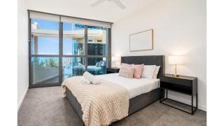 Sky High Luxury 2 Bedroom CBD Apartment with Pool Gym and River Views - 9