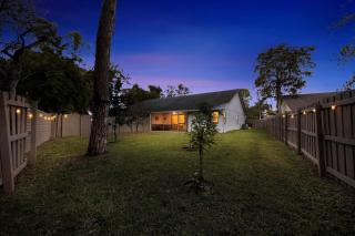 Villa 10 mins to WEF - Fenced Yard - Pet Friendly - 1