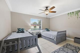 Villa 10 mins to WEF - Fenced Yard - Pet Friendly - 6