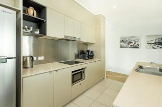 Cairns City & Ocean View, 1 BR Sleeps 4 Spacious Apt - 6