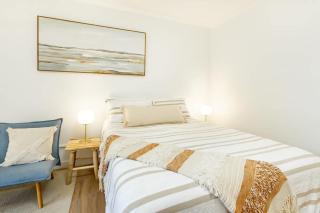 Stylish Cairns Studio Apartment Esplanade/Hospital - Cairns North - 1