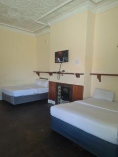 Lisokhanya GuestHouse - 8